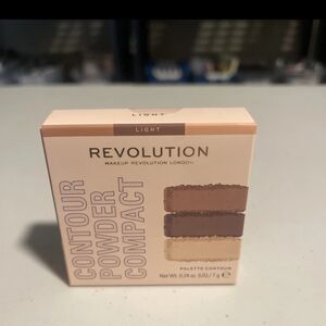Revolution Contour Powder Compact - Light Shades